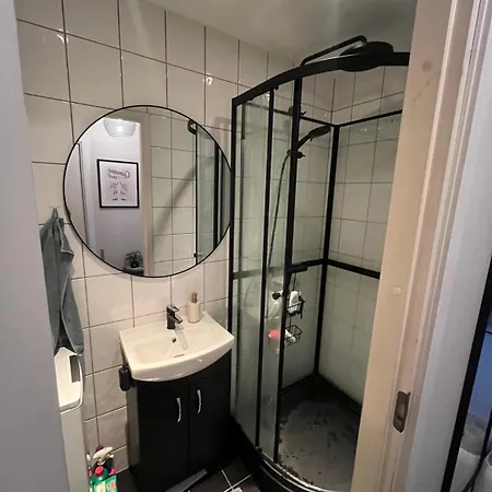 아파트 Flott Og Enkel Til Leie *
